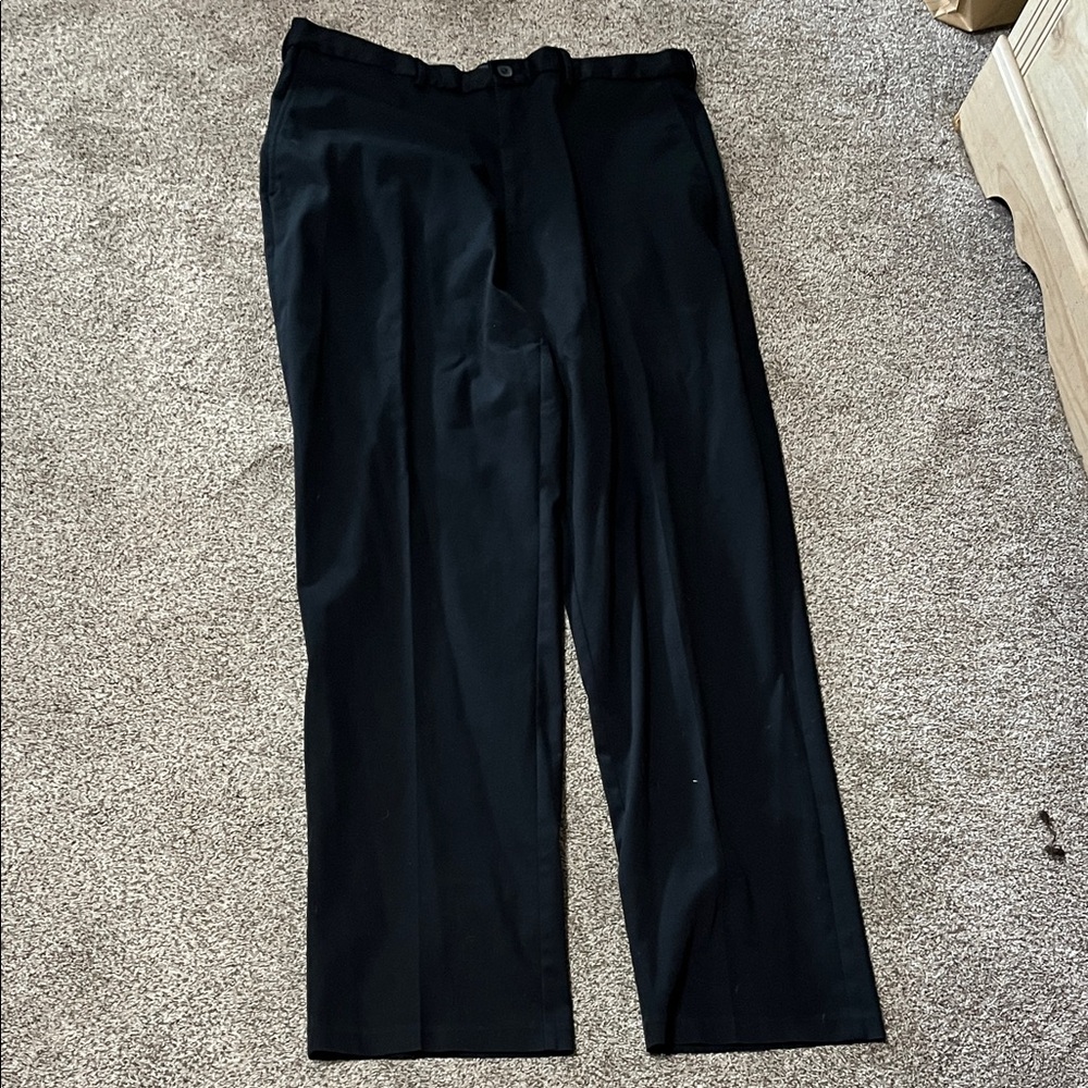 Haggar Men's Black classic fit premium no iron khaki slacks